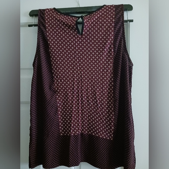 Loft top size M, black, burgundy, and white pattern - Picture 2 of 3